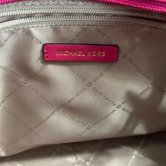 Michael Kors Jet Set Travel Large Chain Shoulder Tote - Picture 7 of 9